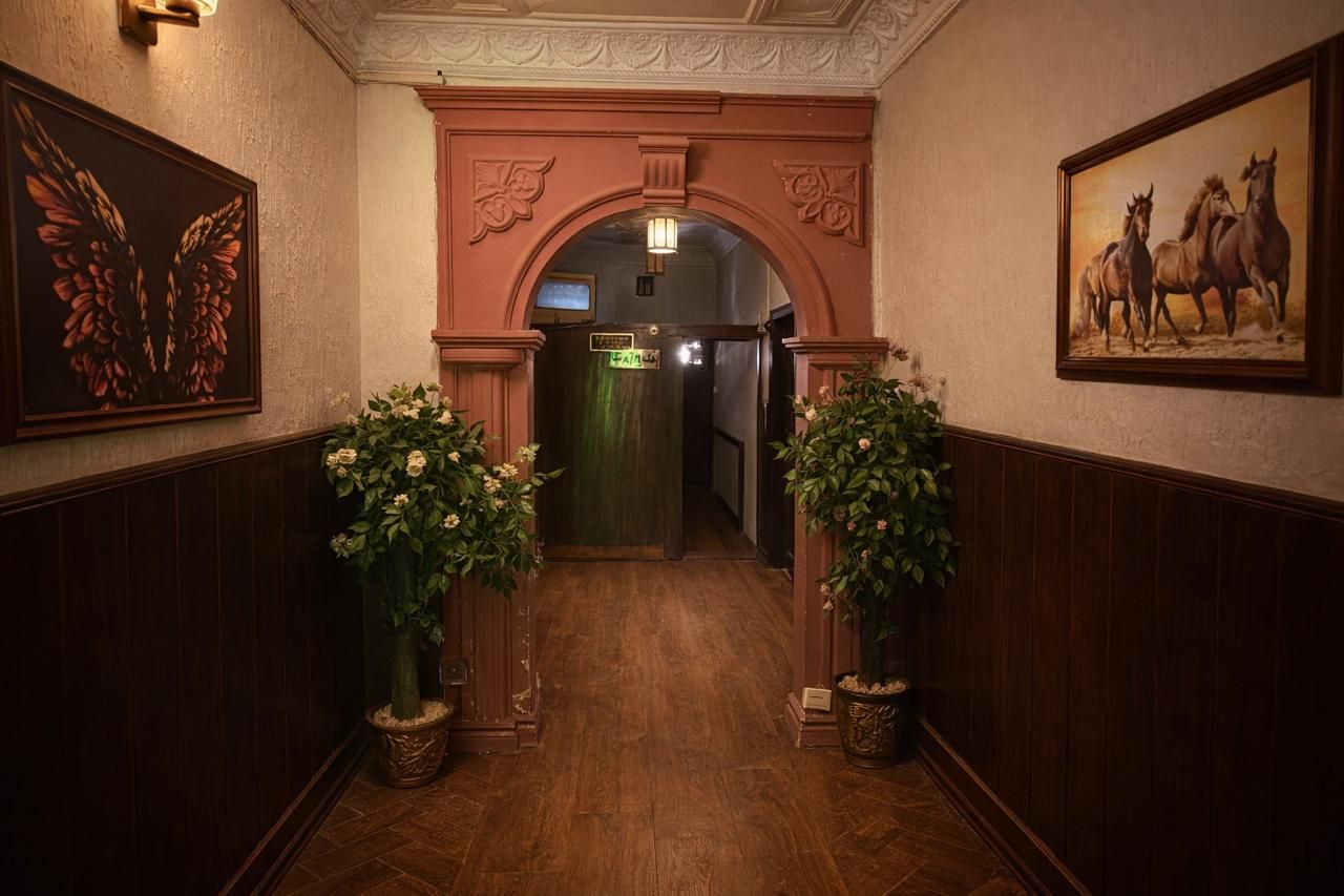 Elegant Suite Stay